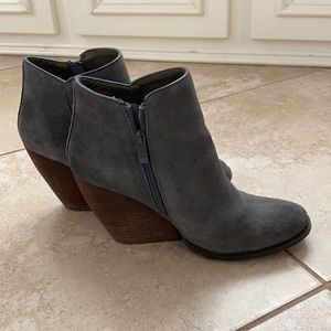Very Volatile Los Angeles suede wedge boot. Size 9.